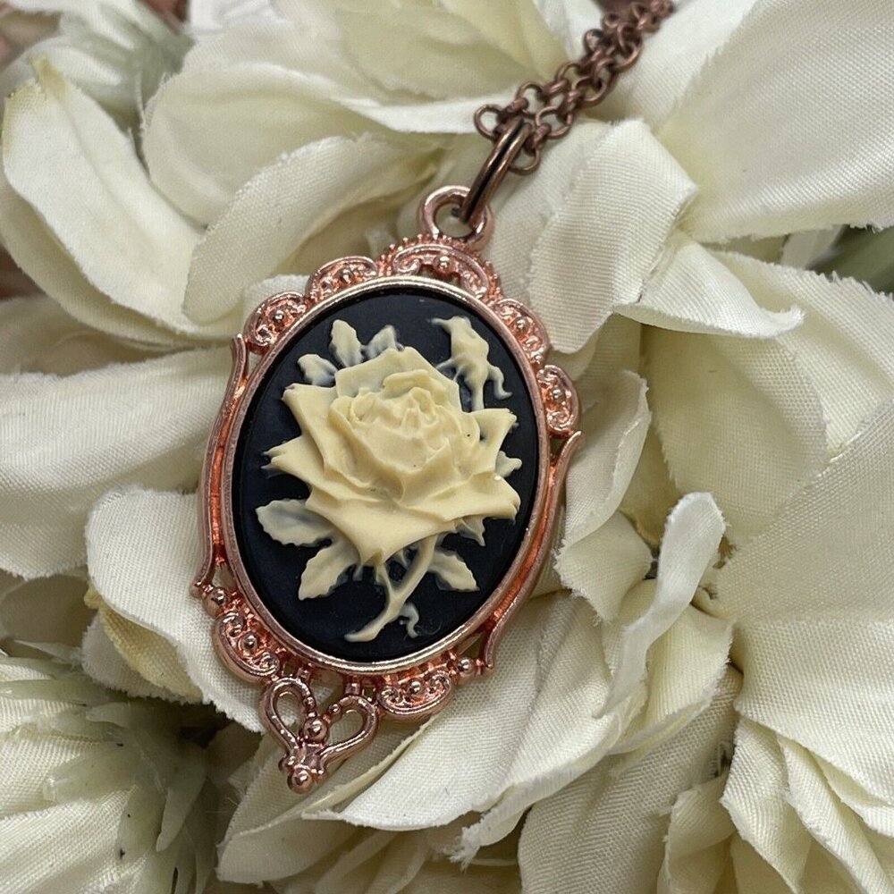 Rose Gold Black Cream Fancy Heart Wedding Jewelry Birthday necklace Cameo Gift